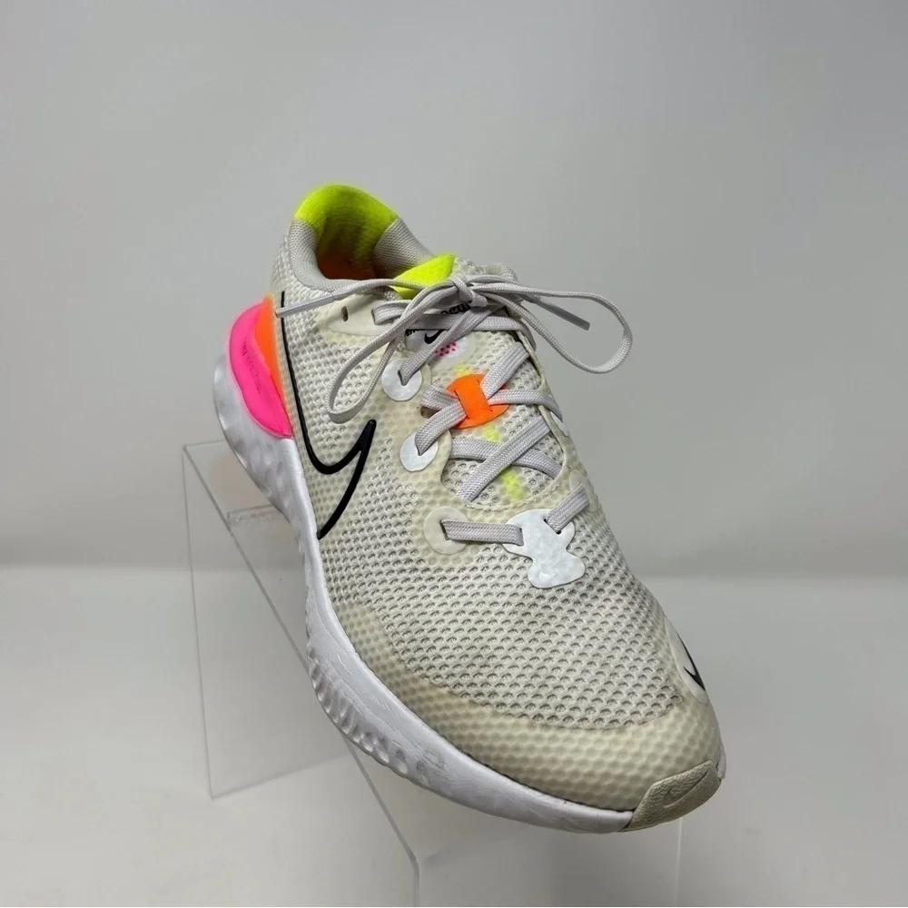 Nike Renew Run Platinum Pink Blast Lace Up Athletic Sneakers Size 6.5 Y (EU 39)